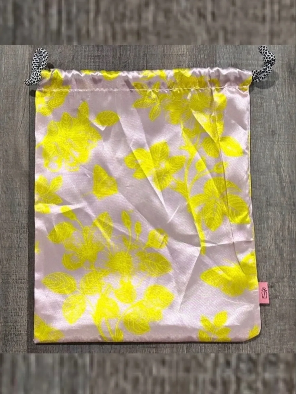 💞 New Medium Size Drawstring Makeup Bag